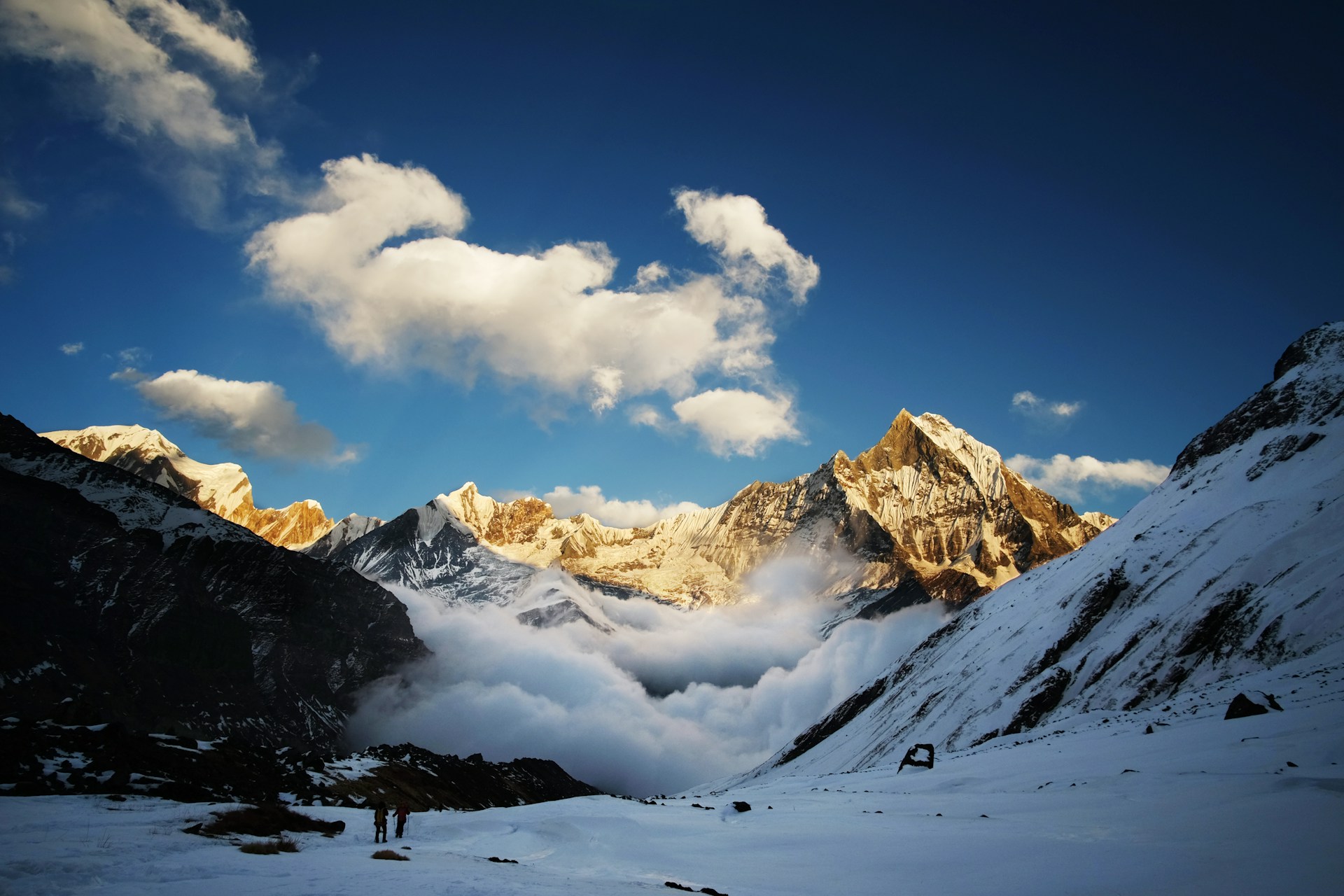 cold-winter-trekking